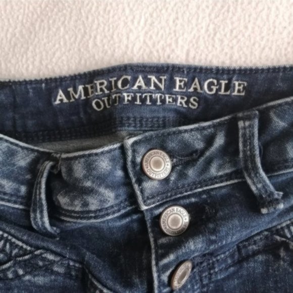 American Eagle Distressed High Waisted Blue Denim Shorts - Picture 3 of 7